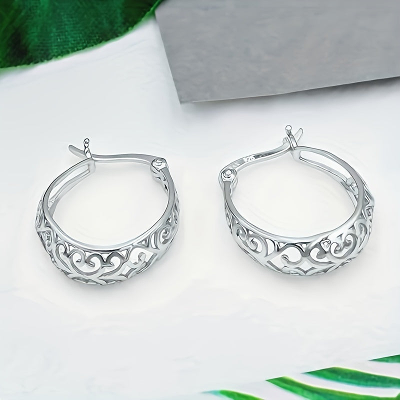 Elegancia Bohemia: Pendientes de Aro Ahuecados de Plata 925