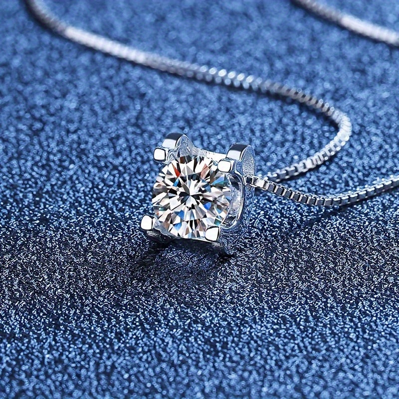Conjunto Moissanite Sparkle: Pendientes y collar con colgante de plata de ley 925