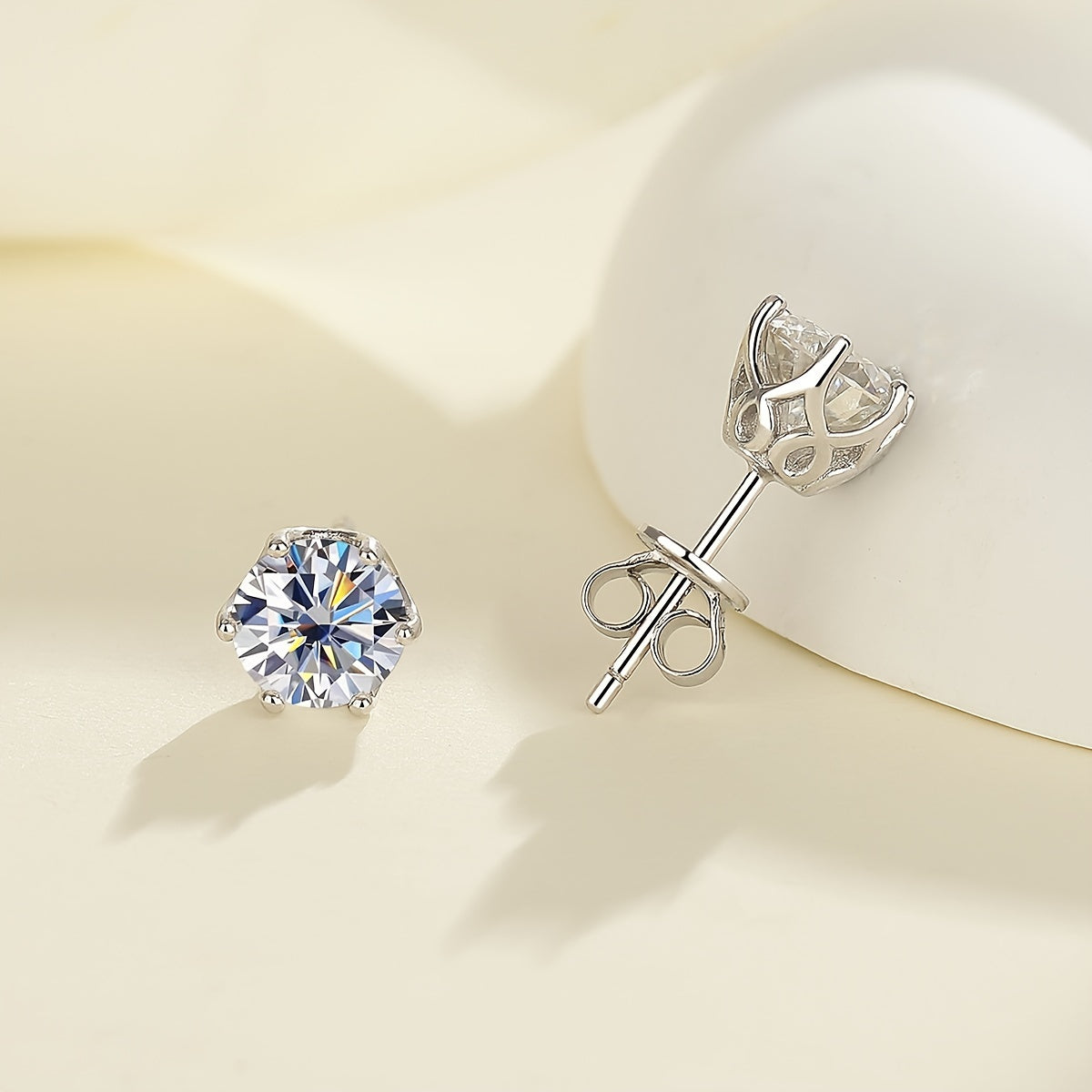 Pendientes de moissanita Radiant Elegance