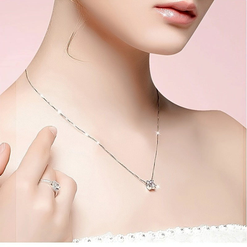 Conjunto Moissanite Sparkle: Pendientes y collar con colgante de plata de ley 925