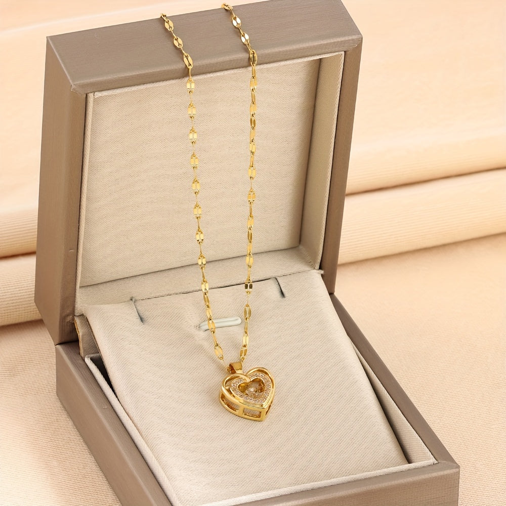 Collar con colgante de corazón de circonita bañado en oro de 18 quilates de inspiración vintage