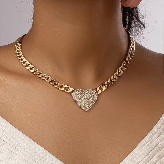 Collar con colgante de diamantes de imitación en forma de corazón estilo punk chic