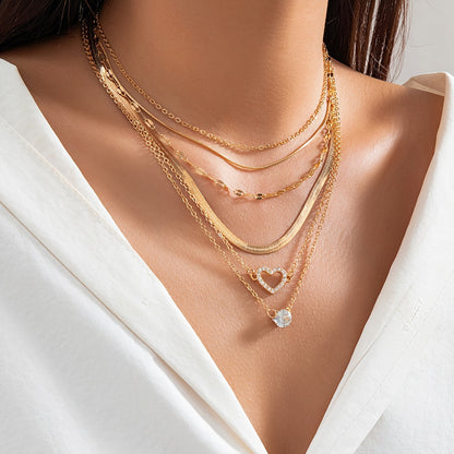 Conjunto de 6 delicados collares con cadena de serpiente en capas y colgante de corazón