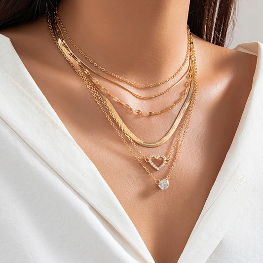 Conjunto de 6 delicados collares con cadena de serpiente en capas y colgante de corazón