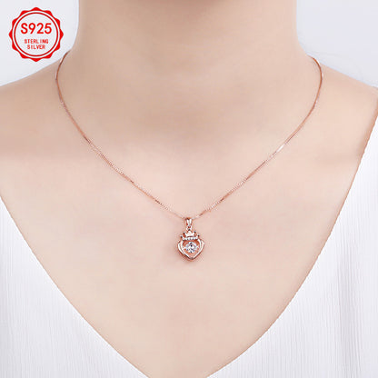 Collar con colgante de corona de moissanita Regal Radiance