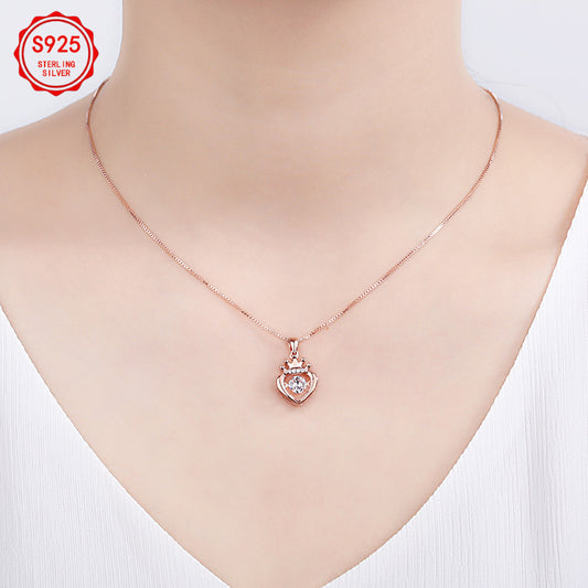 Collar con colgante de corona de moissanita Regal Radiance