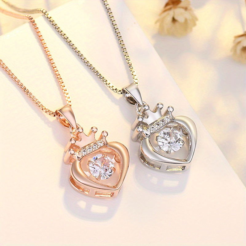 Collar con colgante de corona de moissanita Regal Radiance