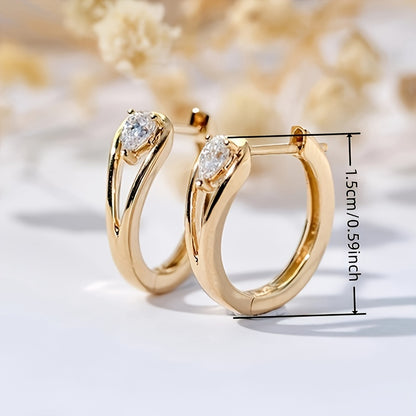 Exquisitos aretes de aro bañados en oro de 18 quilates con circonitas sintéticas