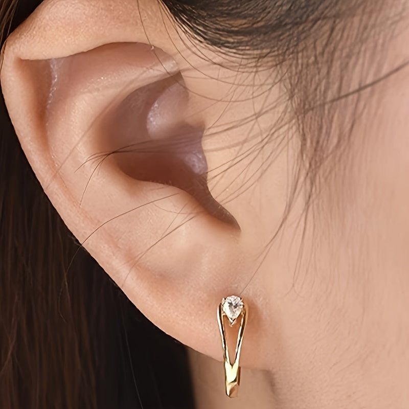 Exquisitos aretes de aro bañados en oro de 18 quilates con circonitas sintéticas