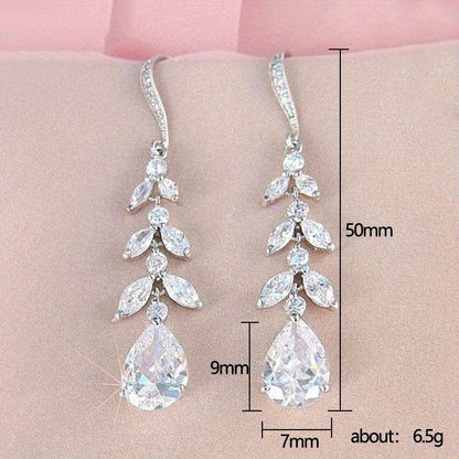 Pendientes de cobre plateado con circonitas en forma de lágrima estilo Y2K